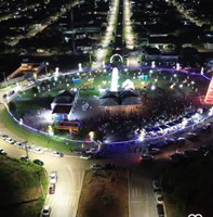 Nova Santa Helena agita o Réveillon 2025 com show, festa e grande queima de fogos na praça